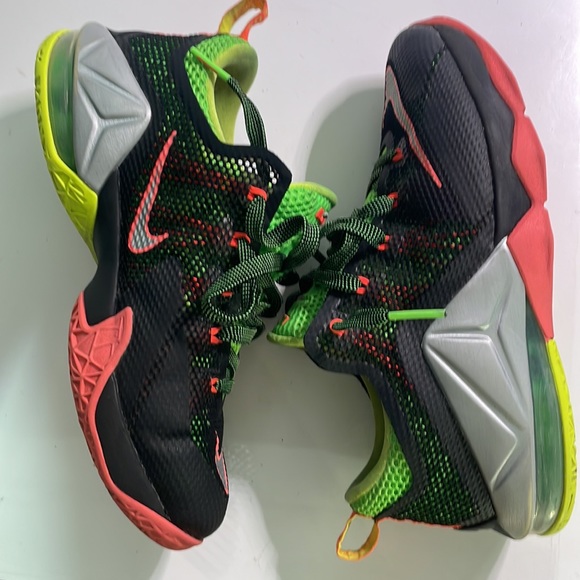 Nike LeBron 12 Low - Picture 6 of 7